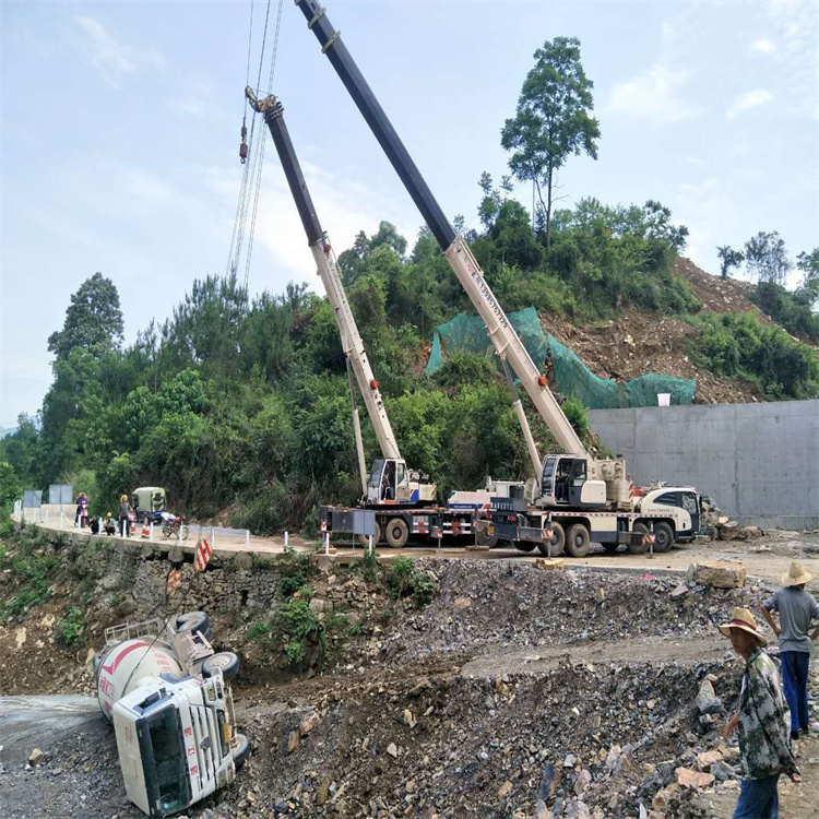 驿城汽车掉沟里叫吊车救援要多少钱