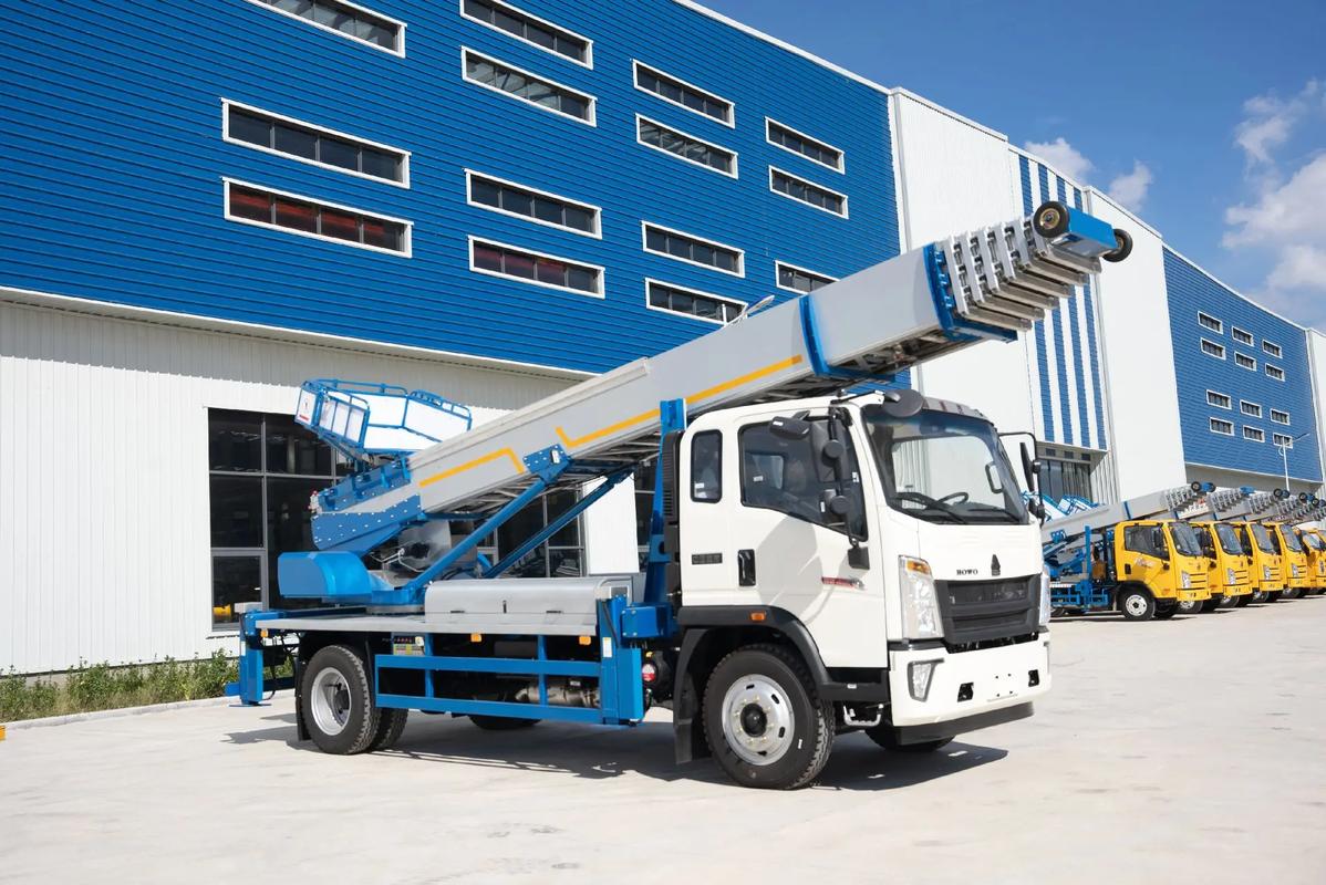 驿城出租云梯车高空作业车 建筑垃圾搬运